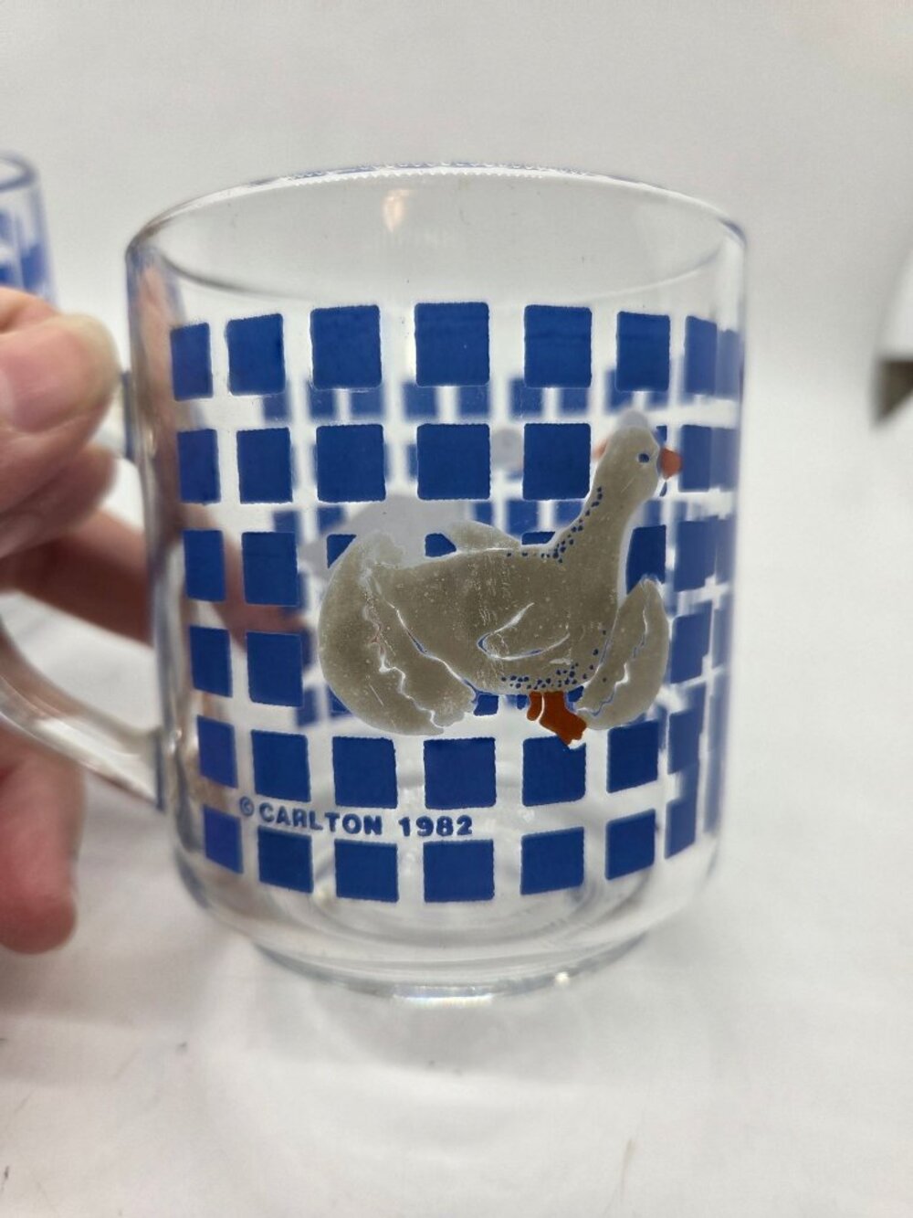 2 VTG Carlton 1982 Glass GOOSE Mugs Blue Checkered cottage core - Picture 8 of 8